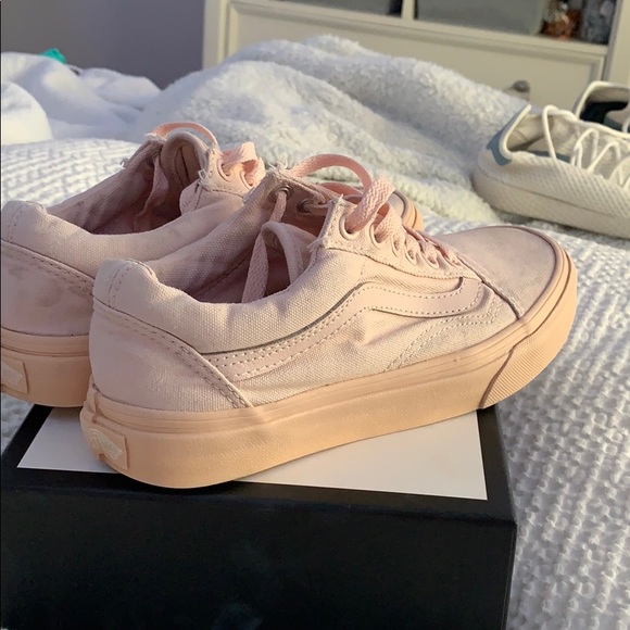 Light pink monochromatic vans - Picture 3 of 3